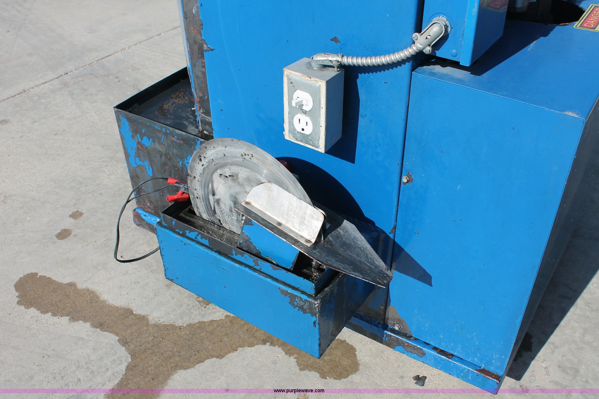 Direct Equipment Company parts washer in Chapman, KS Item C2716 sold Purple Wave
