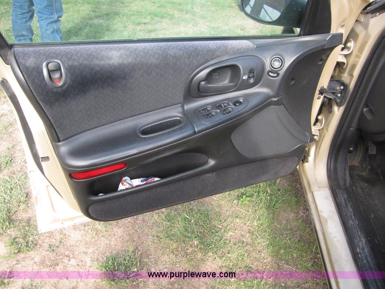 image for item A3884 2001 Dodge Intrepid SE