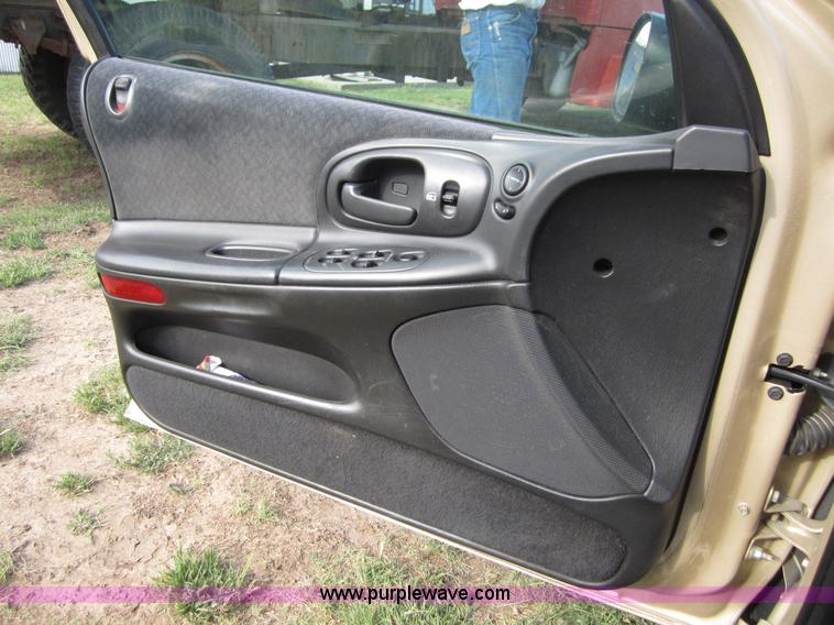 image for item A3884 2001 Dodge Intrepid SE