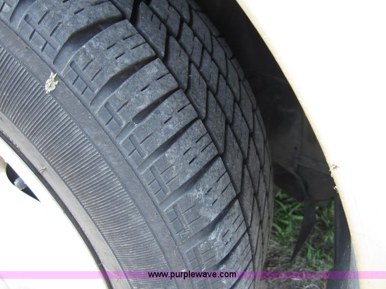 image for item A3884 2001 Dodge Intrepid SE