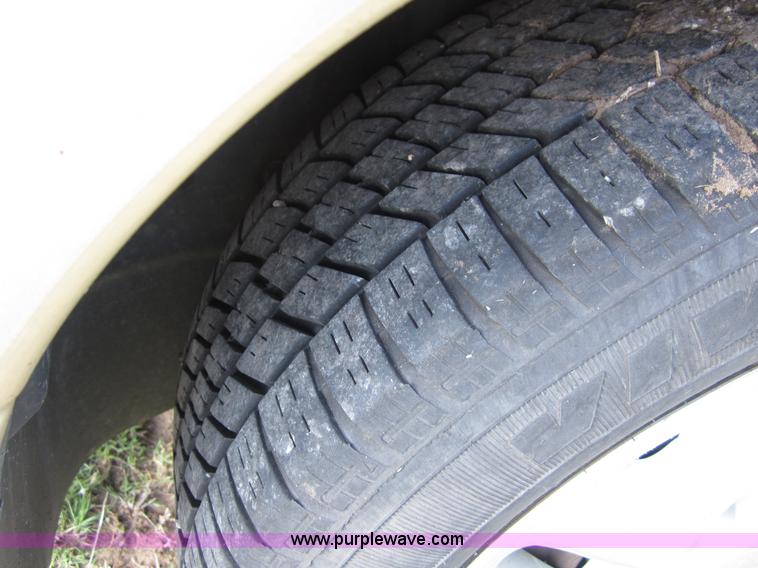 image for item A3884 2001 Dodge Intrepid SE