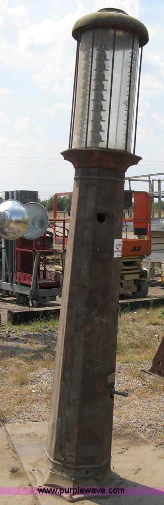 image for item A6486 Vintage gas pump