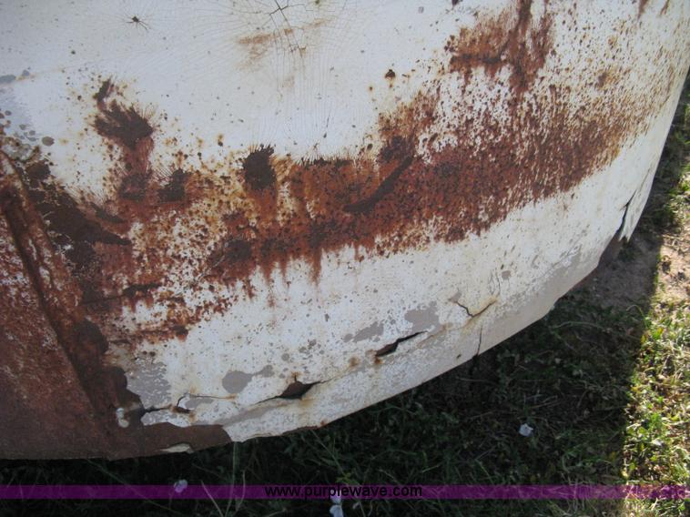 image for item A6492 1978 Hale tandem axle stock trailer