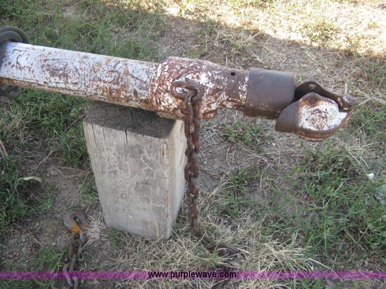 image for item A6492 1978 Hale tandem axle stock trailer