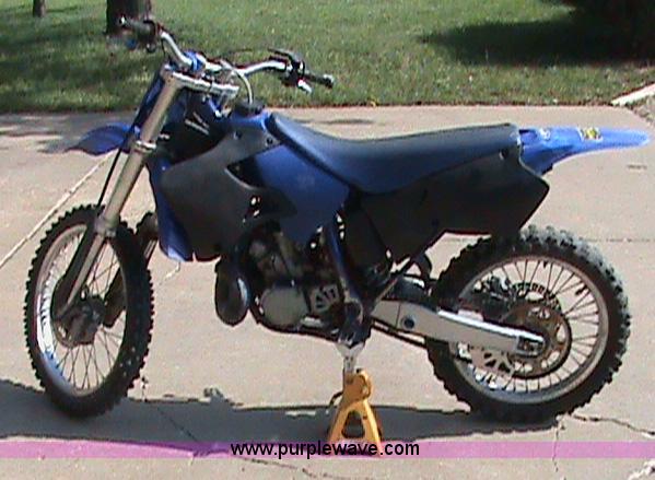 image for item B1274 1999 Yamaha YZ250 dirt bike