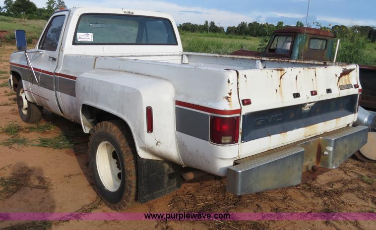 image for item B2437 1985 GMC C3500 pickup truck