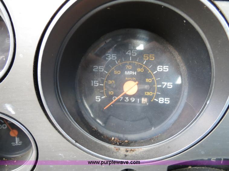 image for item B2437 1985 GMC C3500 pickup truck