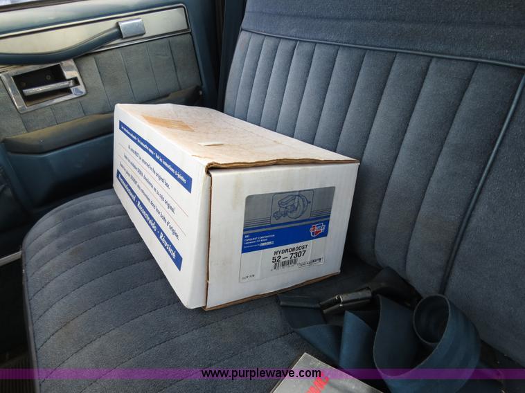 image for item B2437 1985 GMC C3500 pickup truck