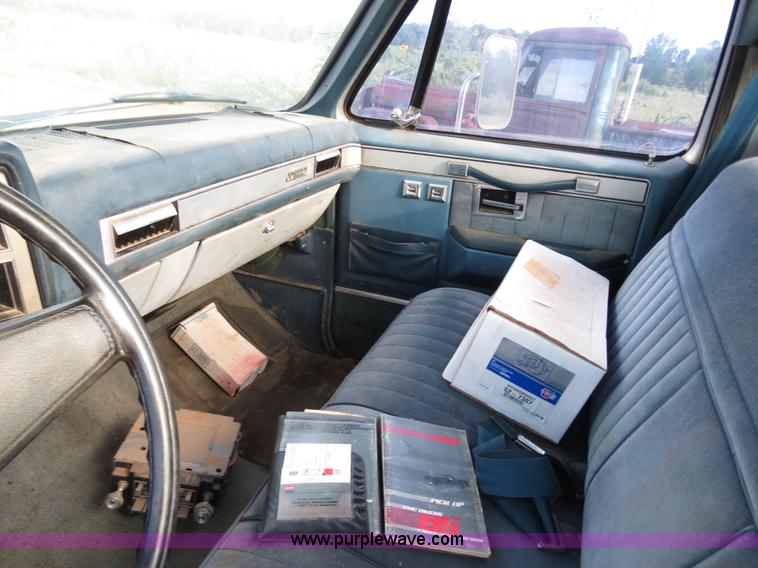 image for item B2437 1985 GMC C3500 pickup truck