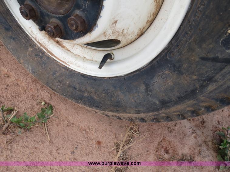 image for item B2437 1985 GMC C3500 pickup truck