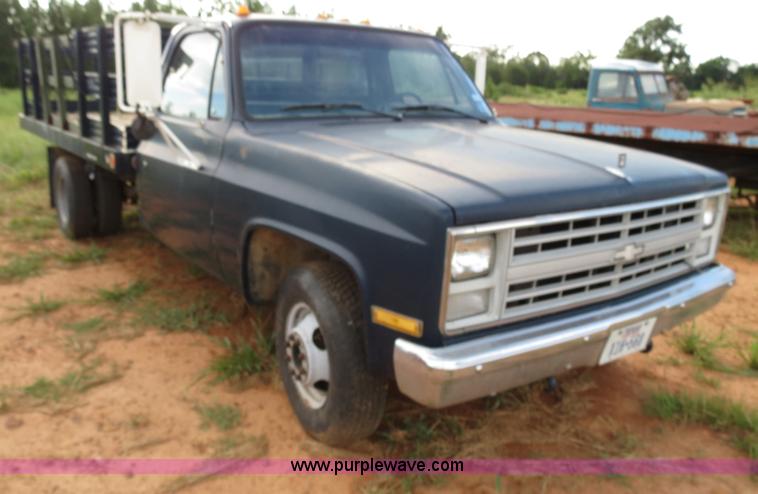 image for item B2438 1988 Chevrolet C3500 stake truck