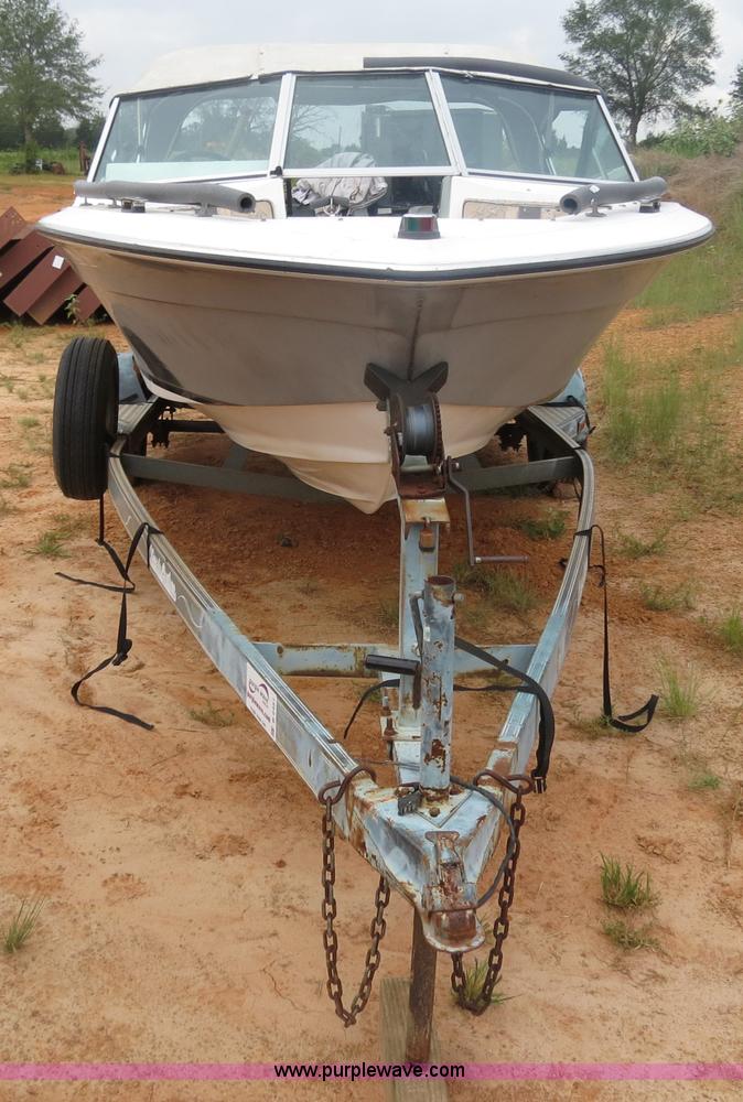 image for item B2451 1987 Invader 18'8" boat