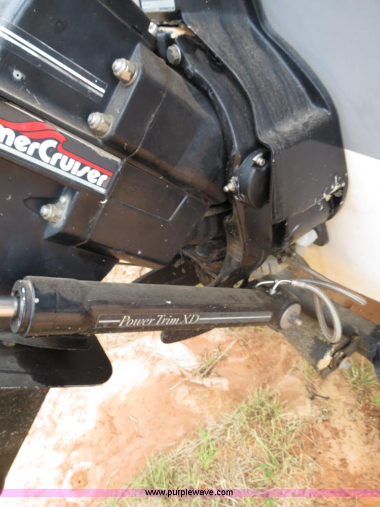 image for item B2451 1987 Invader 18'8" boat