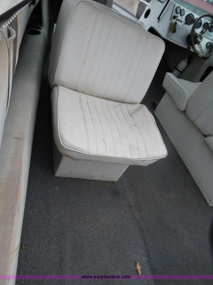 image for item B2451 1987 Invader 18'8" boat