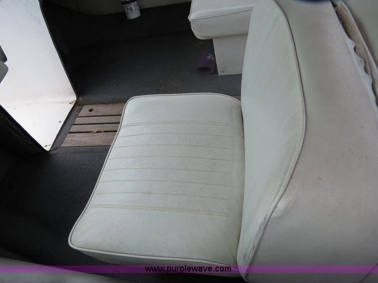 image for item B2451 1987 Invader 18'8" boat