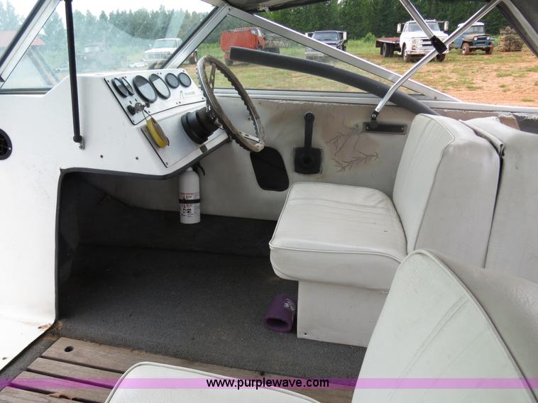 image for item B2451 1987 Invader 18'8" boat