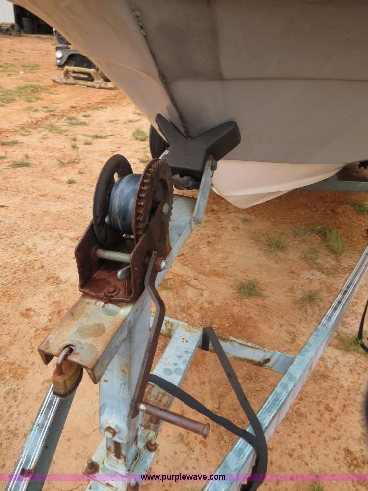 image for item B2451 1987 Invader 18'8" boat