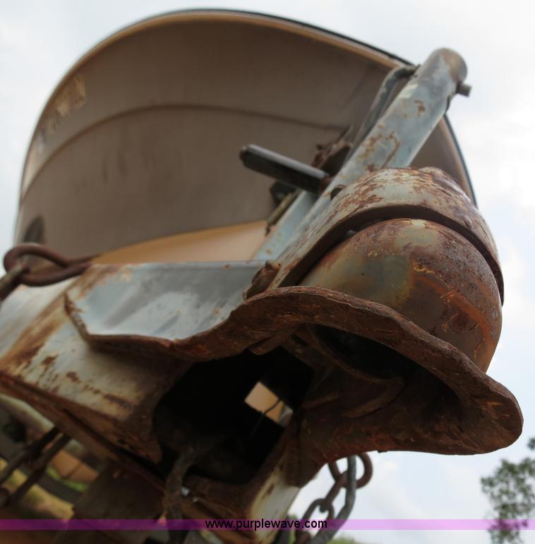 image for item B2451 1987 Invader 18'8" boat