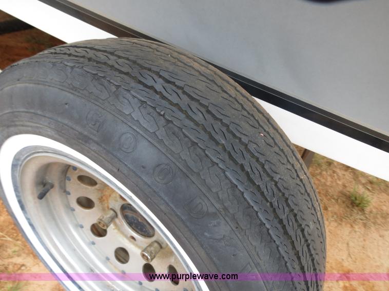 image for item B2451 1987 Invader 18'8" boat