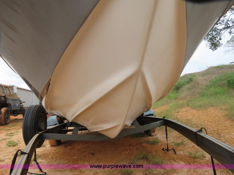 image for item B2451 1987 Invader 18'8" boat