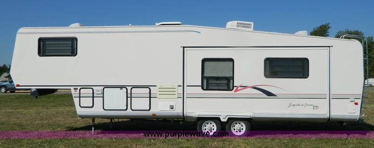 image for item B3804 1996 Dutchmen Signature LTD 33' fifth wheel camper