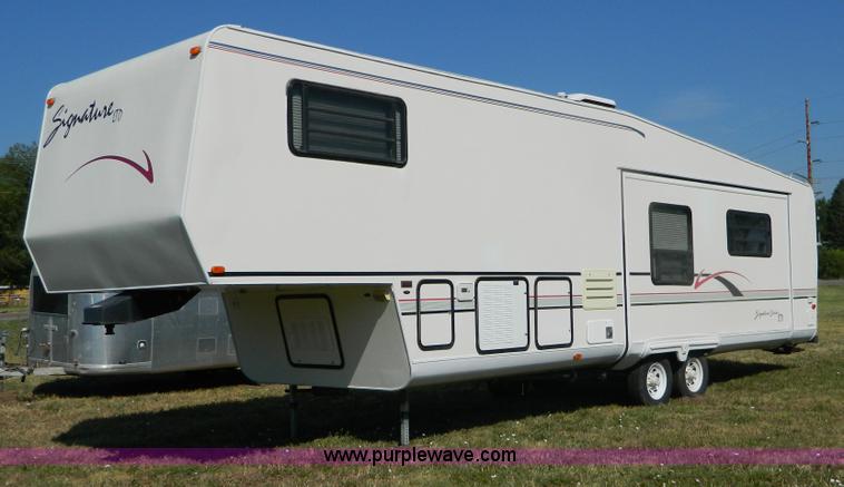 image for item B3804 1996 Dutchmen Signature LTD 33' fifth wheel camper