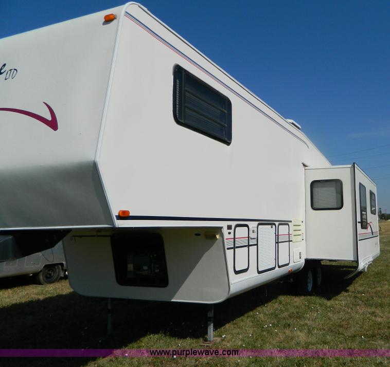 image for item B3804 1996 Dutchmen Signature LTD 33' fifth wheel camper