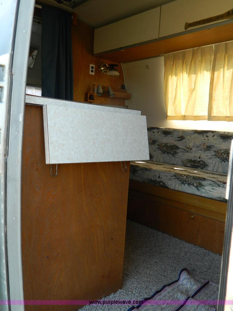 image for item B3805 1966 Airstream Globe Trotter 20' camper