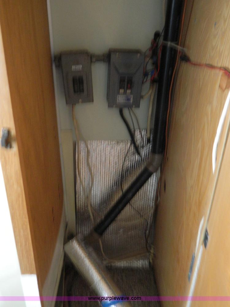 image for item B3805 1966 Airstream Globe Trotter 20' camper