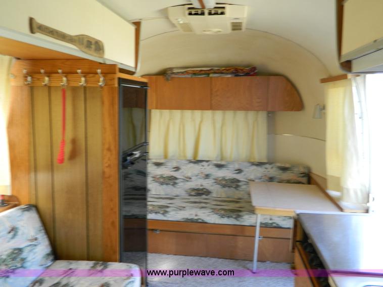 image for item B3805 1966 Airstream Globe Trotter 20' camper