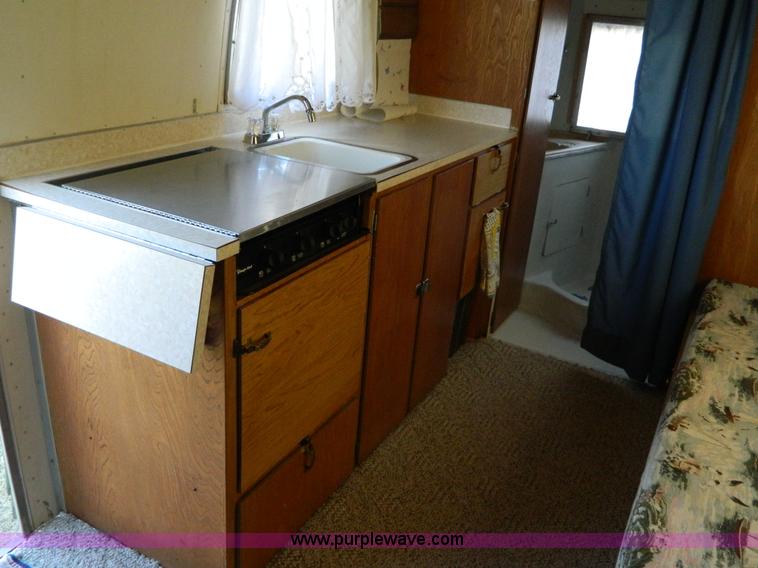 image for item B3805 1966 Airstream Globe Trotter 20' camper