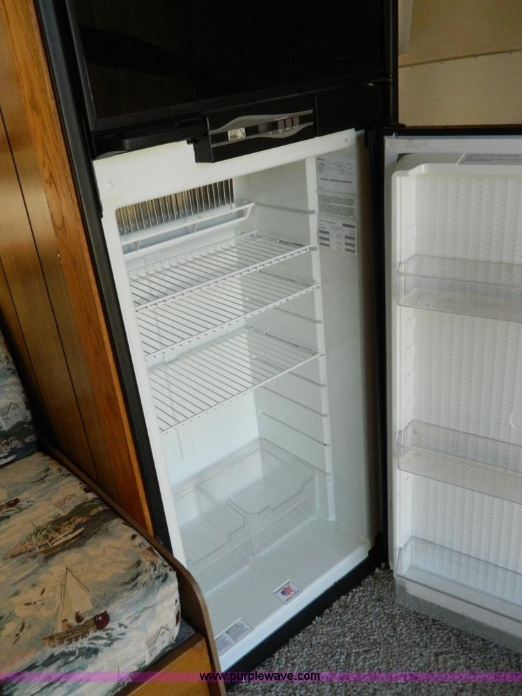 image for item B3805 1966 Airstream Globe Trotter 20' camper