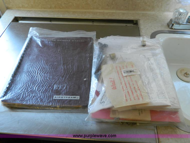 image for item B3805 1966 Airstream Globe Trotter 20' camper