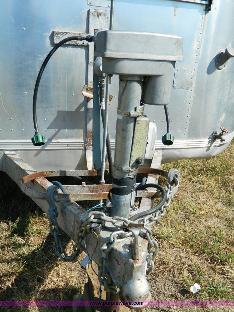 image for item B3805 1966 Airstream Globe Trotter 20' camper