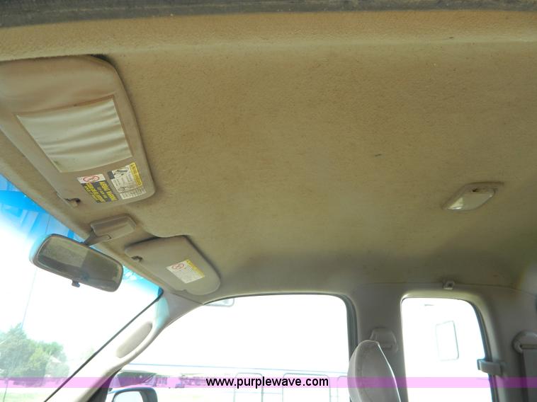 image for item B3806 2001 Toyota Tacoma flatbed pickup truck