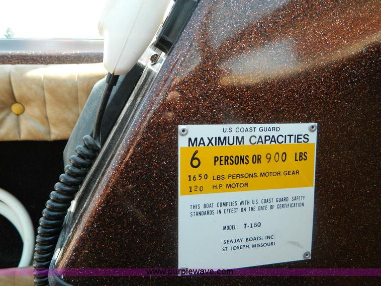 image for item B3807 1984 Speedliner 16' fiberglass tri-hull boat