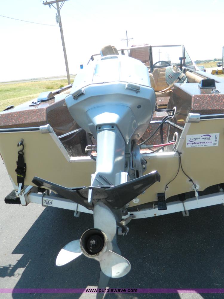 image for item B3807 1984 Speedliner 16' fiberglass tri-hull boat