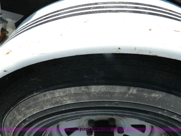 image for item B3807 1984 Speedliner 16' fiberglass tri-hull boat