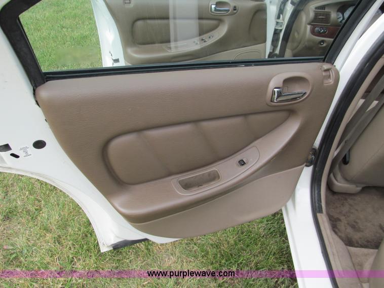 image for item C2273 2003 Chrysler Sebring LXi