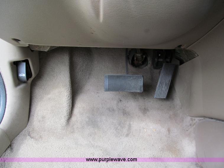 image for item C2273 2003 Chrysler Sebring LXi