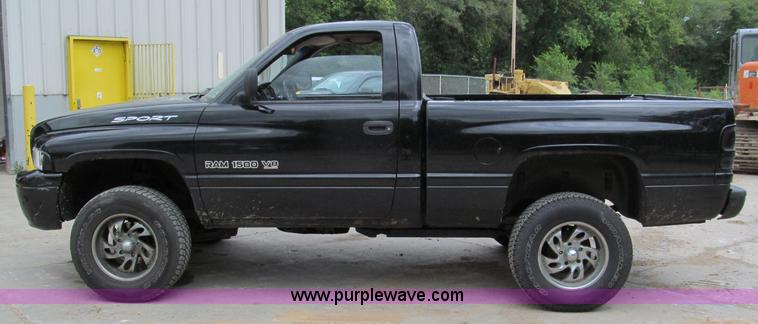 image for item C2364 2001 Dodge Ram 1500 Sport pickup truck