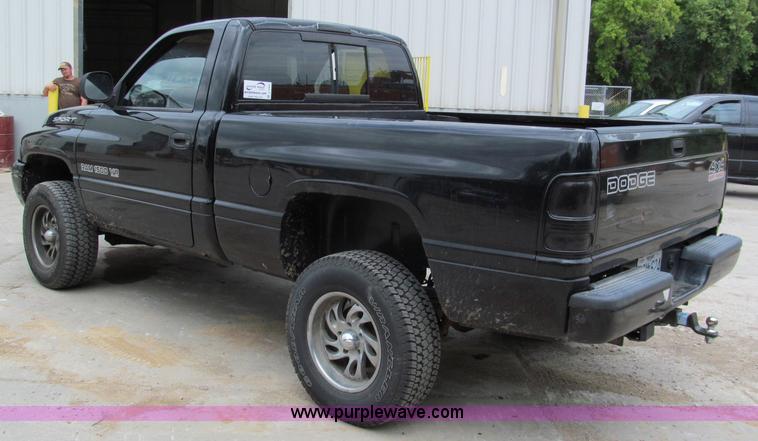 image for item C2364 2001 Dodge Ram 1500 Sport pickup truck