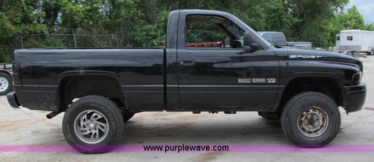 image for item C2364 2001 Dodge Ram 1500 Sport pickup truck