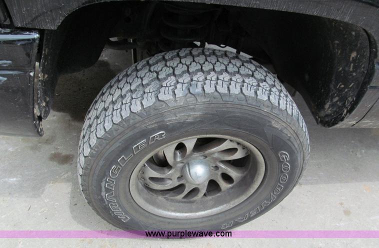 image for item C2364 2001 Dodge Ram 1500 Sport pickup truck