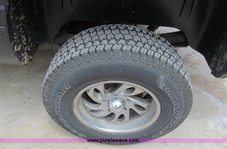 image for item C2364 2001 Dodge Ram 1500 Sport pickup truck