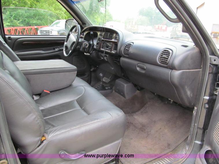 image for item C2364 2001 Dodge Ram 1500 Sport pickup truck