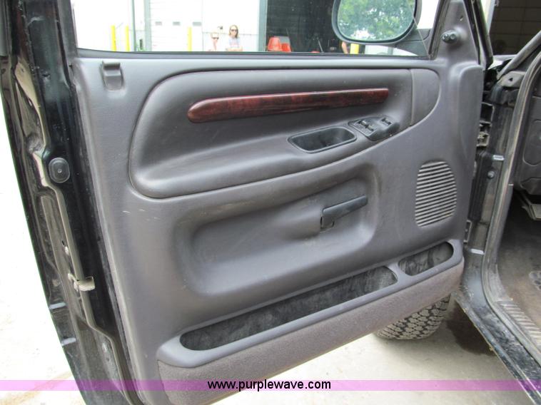 image for item C2364 2001 Dodge Ram 1500 Sport pickup truck
