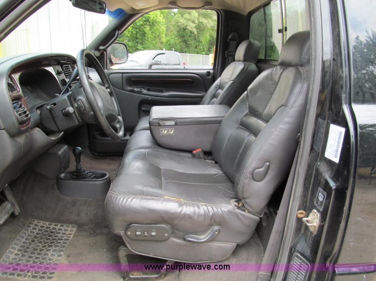 image for item C2364 2001 Dodge Ram 1500 Sport pickup truck