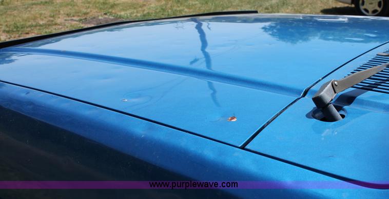 image for item C2559 1992 Dodge Dakota Club Cab pickup truck