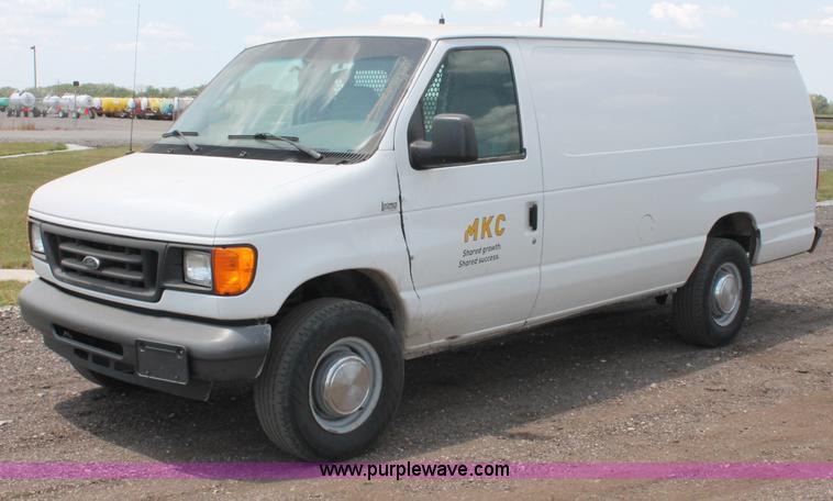 image for item C2600 2006 Ford E350 Super Duty cargo van